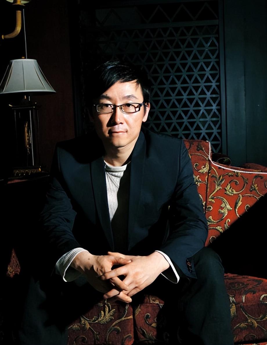 自从陆川和张成功一起编剧的《黑洞》有了不错的收益后,他突发奇想要