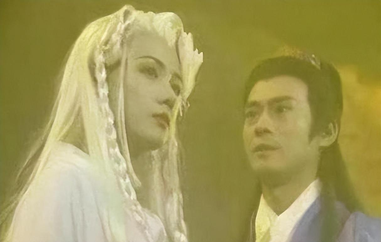 由郑少秋饰演的楚留香,曾被评为古龙笔下最有魅力的男人,而由孟庭丽