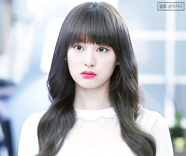 《dream high》里,裴秀智,金秀贤有一段青涩恋爱.