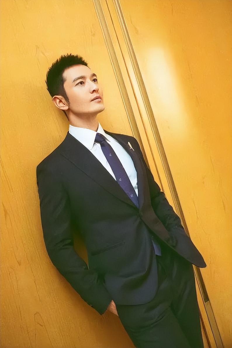 回顾黄晓明母亲张素霞心疼儿子婚姻坎坷现在只盼小海绵健康快乐