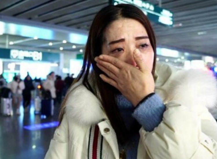 家庭支离破碎,童年生活颠沛流离