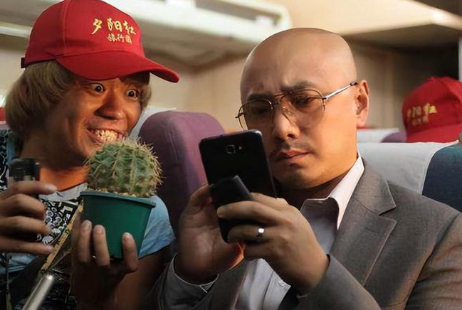 回顾蔡明儿子丁丁36岁仍未婚无子女是蔡明的骄傲也是她的心病