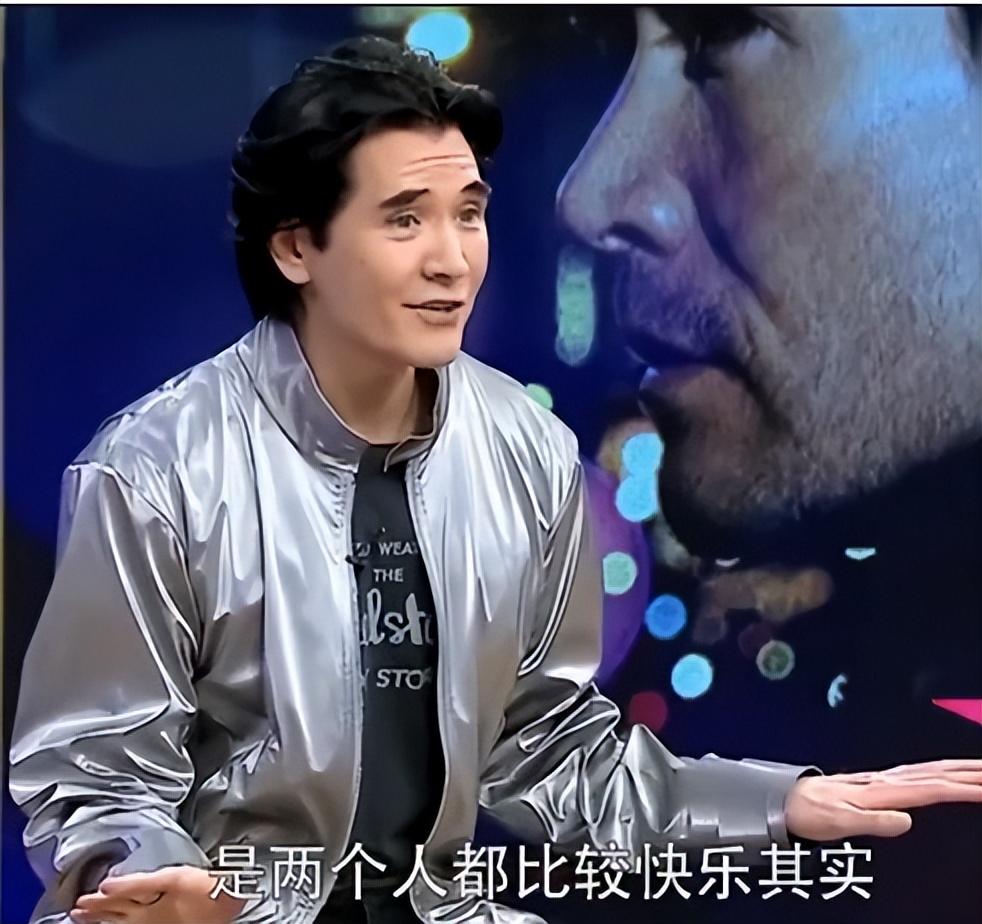 自从毕丽娜和费伟德离婚后,费翔就很少见父亲.