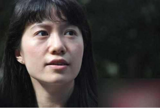 回顾45岁翁帆把杨振宁照顾到100岁恩爱18年继子对她很感激