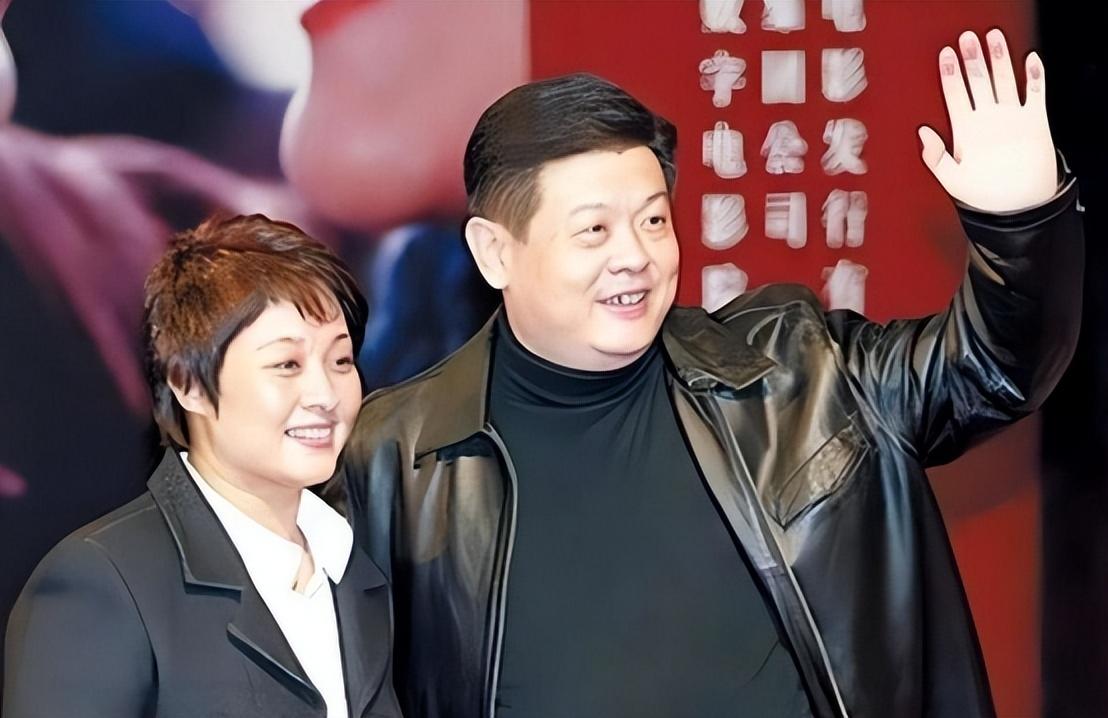 回顾演员张秋芳丈夫傅彪病逝18年后儿子引领她在悲痛中坚强