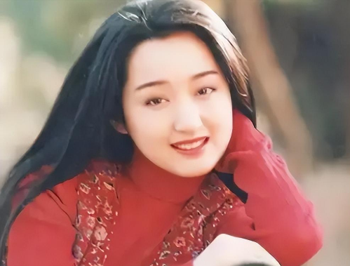 回顾:杨钰莹为何能在娱乐圈中屹立不倒呢?