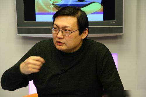 回顾梁宏达当年他在退圈之前都经历了什么