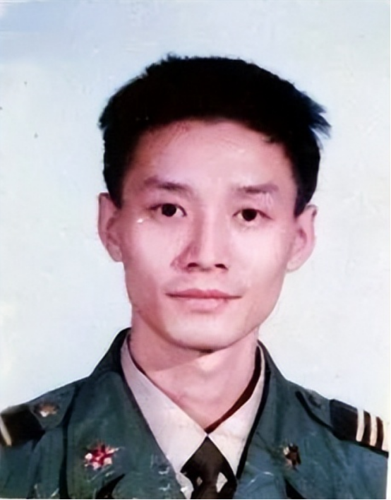 回顾演员田小洁二婚娶江珊对继女视如己出一家三口其乐融融