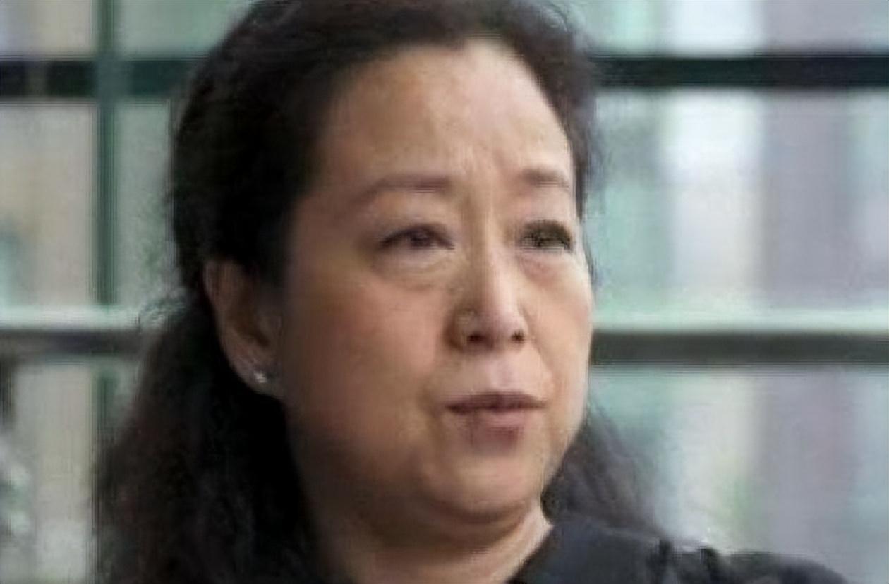 回顾张国立愧对前妻罗秀春余生不会辜负离异的邓婕