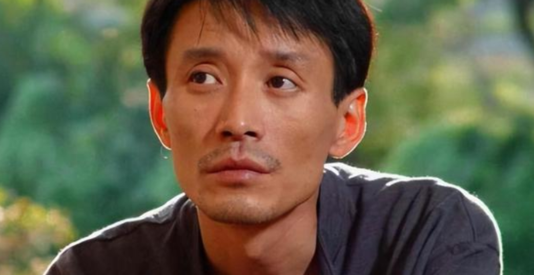 回顾演员田小洁二婚娶江珊对继女视如己出一家三口其乐融融