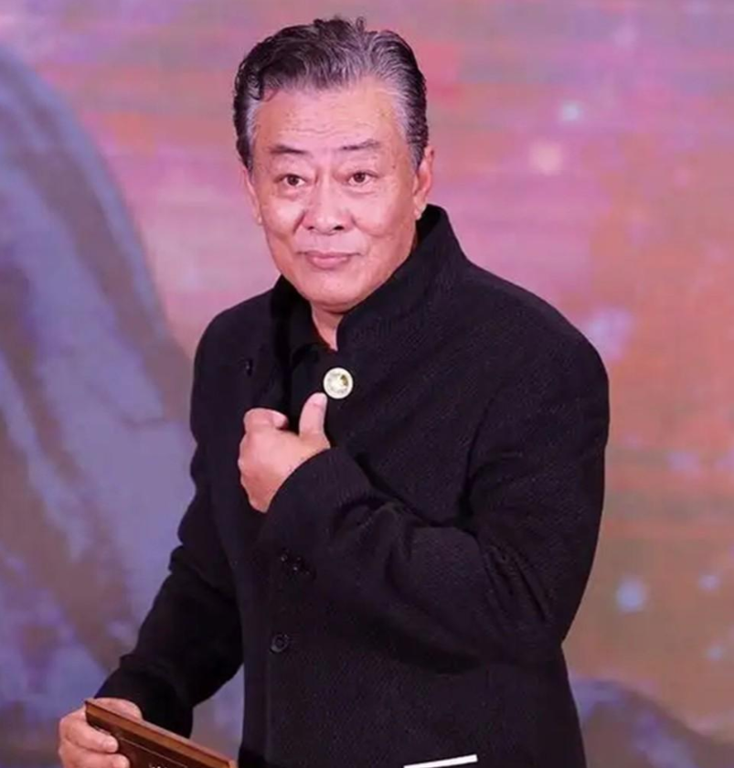 只能说彼此并非良人,硬组在一起的家庭遇到变故,"不合适"就再也掩盖不