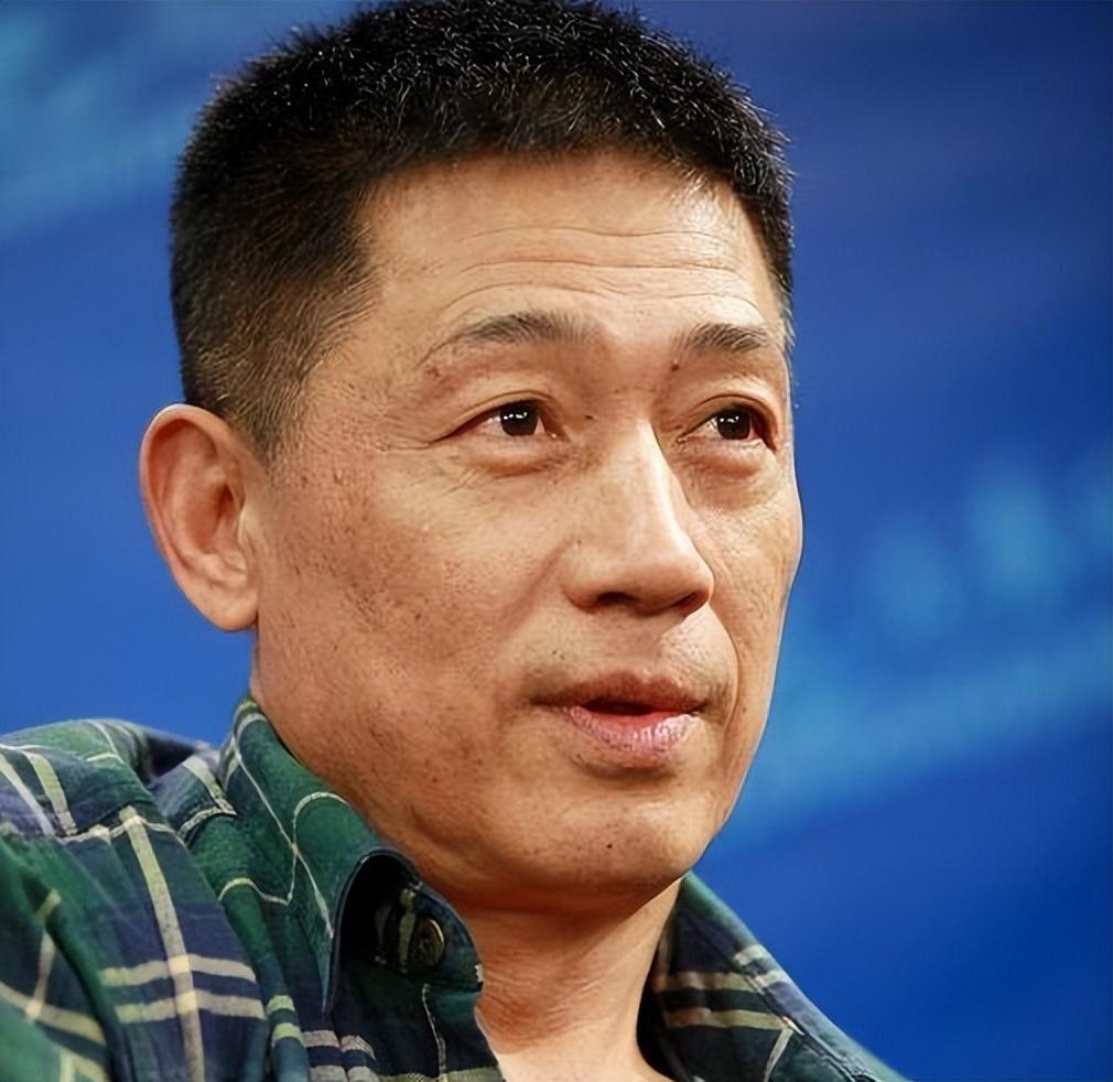 回顾演员石凉这辈子正确的决定就是与丛珊离婚娶圈外人为妻