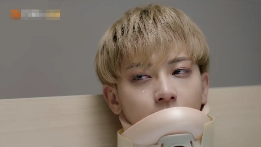 回顾善良的黄子韬成名后不忘聋哑的发小高薪聘请他当助理