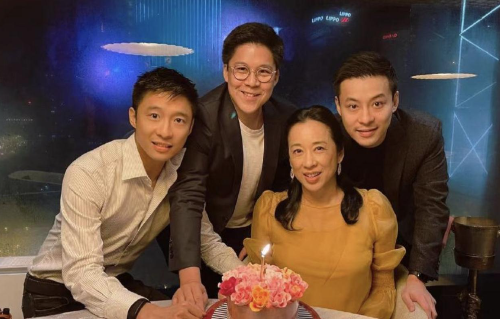 回顾霍家霍启仁大哥比我强二哥比我富但我才是家里最幸福的