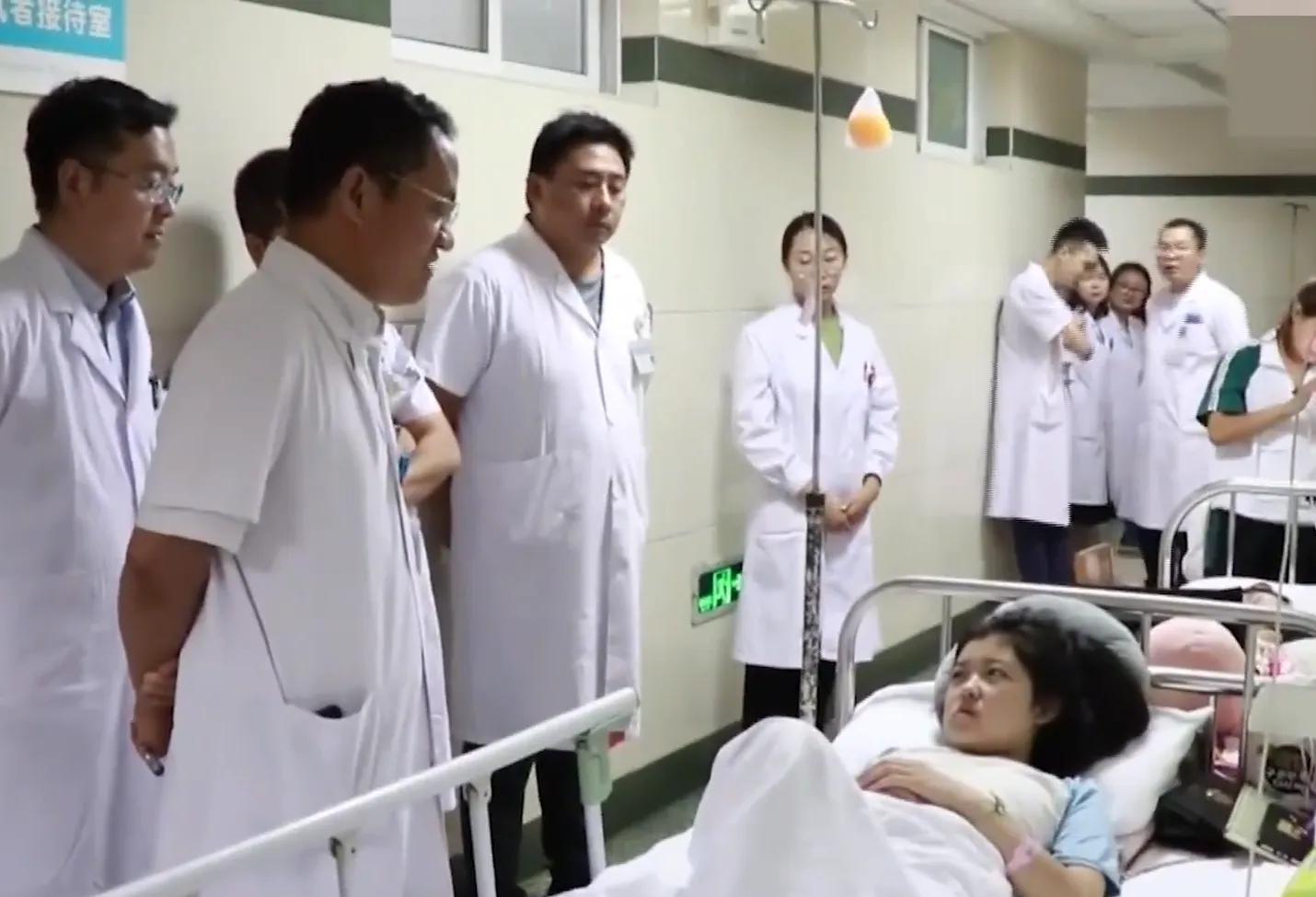 三,路景源病情继续加重,父女俩相依为命.