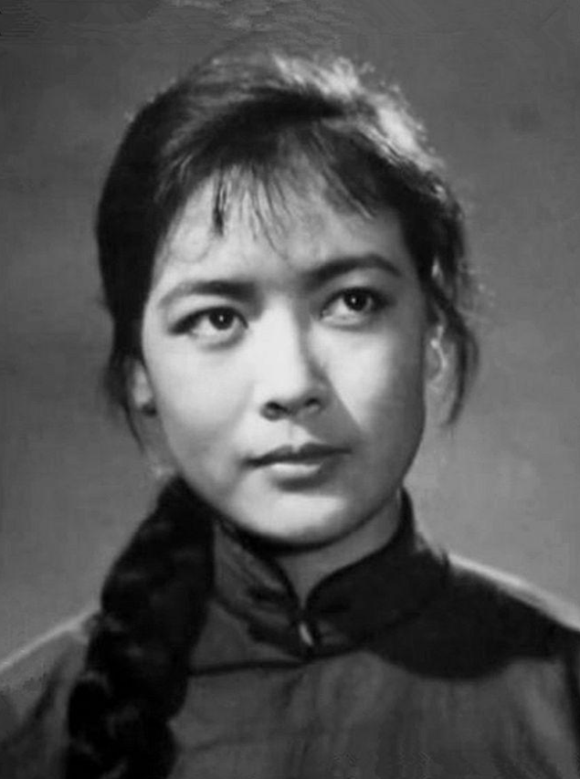 回顾杨雅琴苦菜花中娟子53岁去世葬礼上两任丈夫都不来