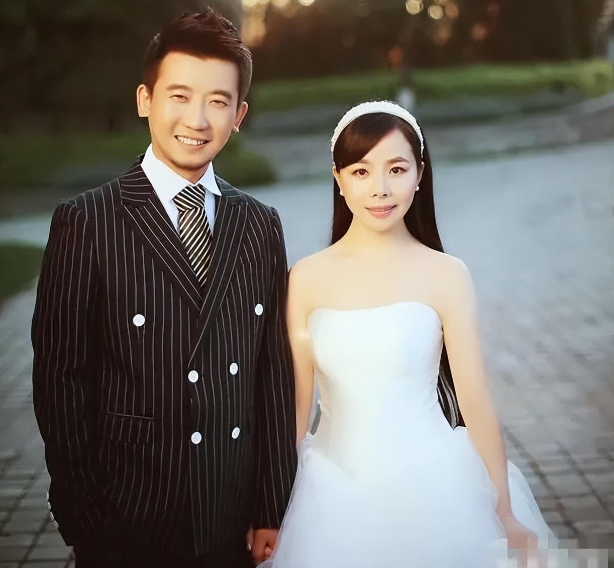 回顾王二妮和李飞结婚8年成名后给父母买房带着丈夫拼事业