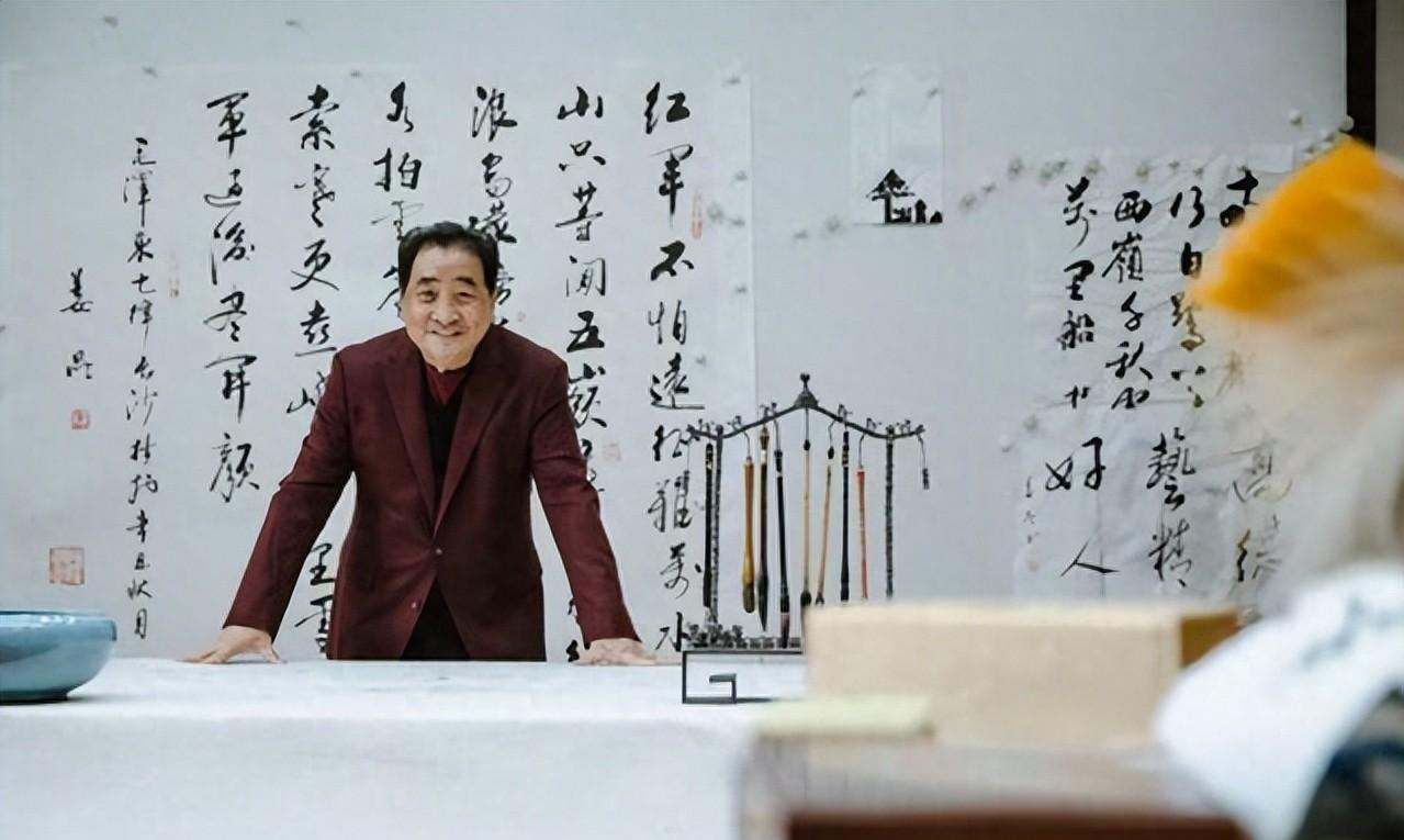 作为当今相声界的传奇人物,姜昆既是一位才华横溢的艺术家,也是商业界