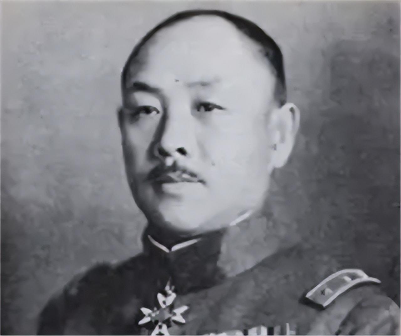 1945年7月26日,中美英三国联合发布了《波茨坦公告》,要求日本无条件