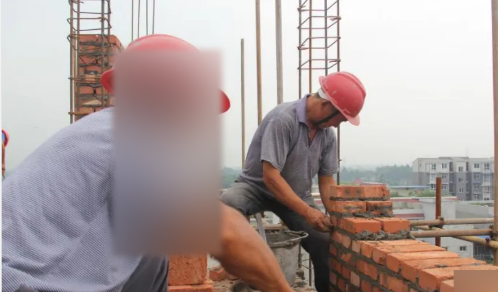 1971年男孩6岁丧母吃百家饭长大发迹后投资上千万来回报家乡