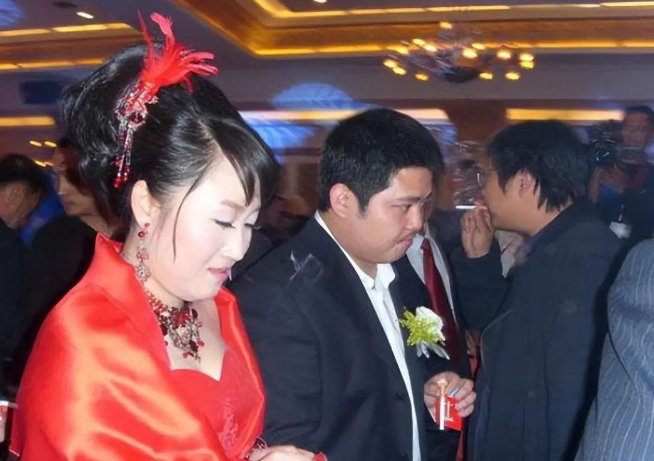 回顾赵本山女儿赵玉芳倒贴300万下嫁穷小子婚后被小丈夫宠成宝