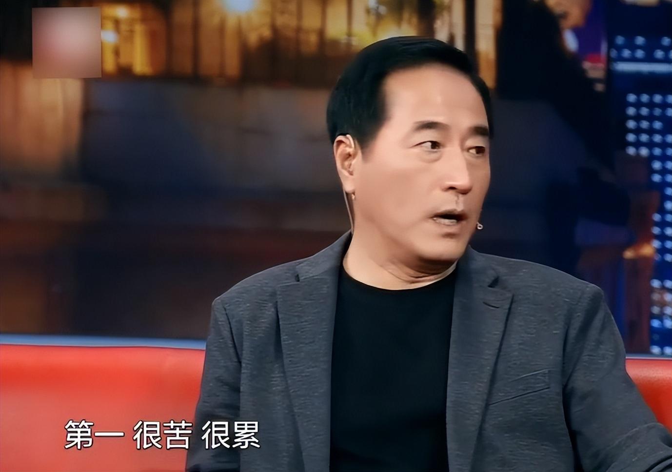 回顾一级演员杨立新娶平凡妻子恩爱39年唯独儿子让他有烦恼