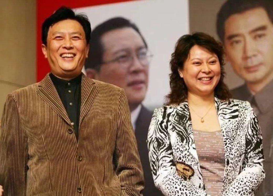 回顾唐国强的女儿唐莉我的早逝母亲我的再婚父亲我带泪亲情