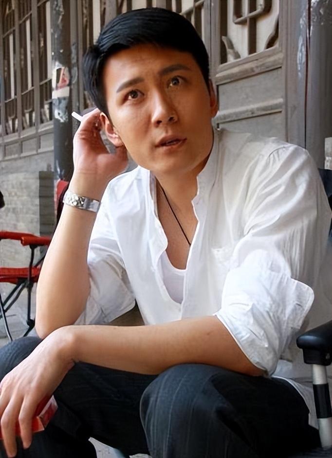 回顾赵峥与妻子是姐弟恋29岁升级做爸爸结婚多年幸福如初