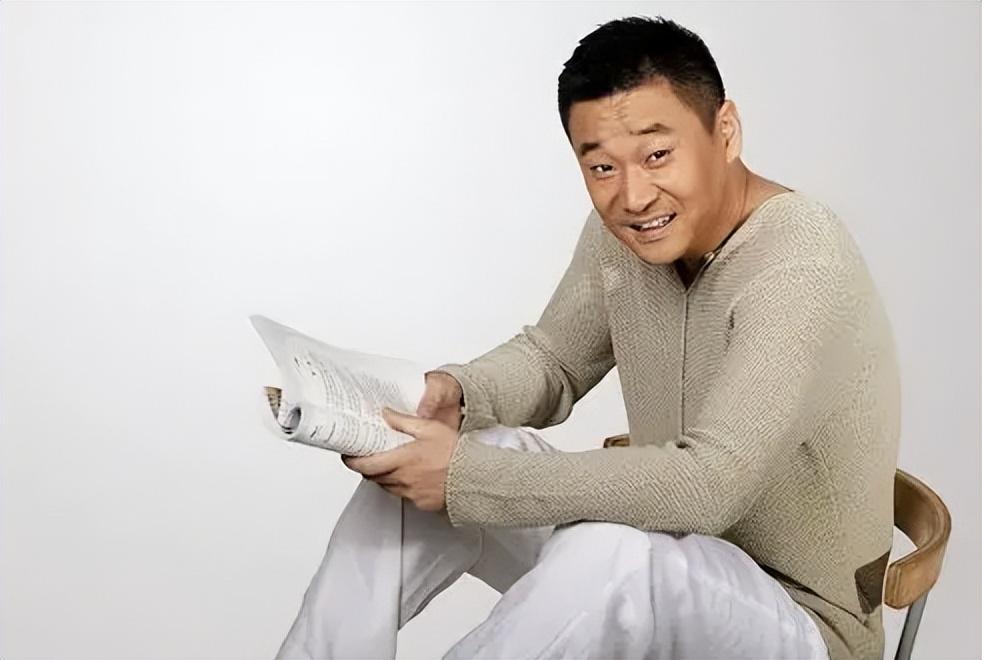 回顾影帝王景春遇贵人朗辰戏外娶娇妻李晶42岁当爸很幸福