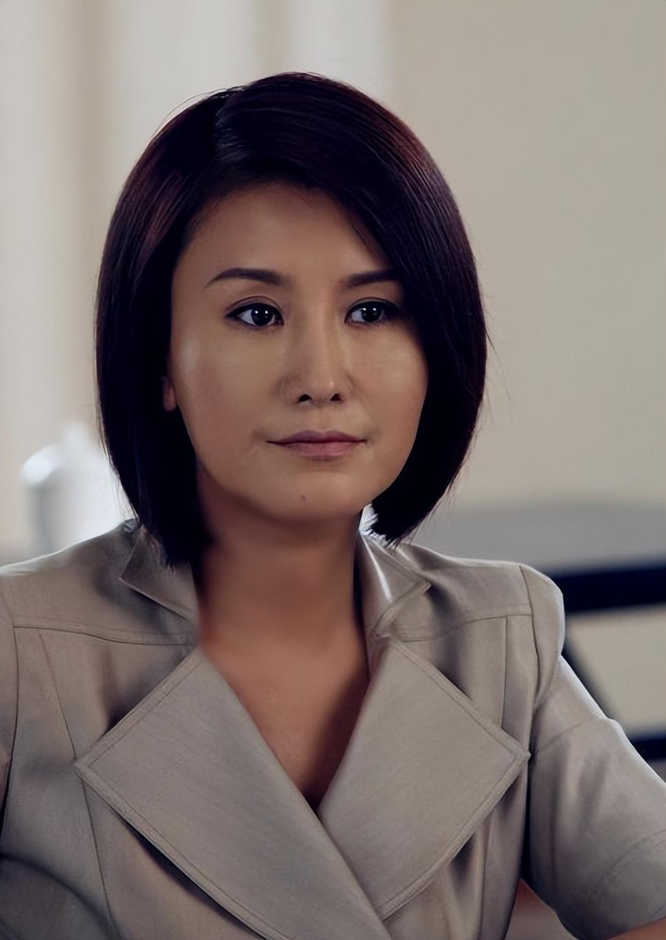 回顾王茜嫁大23岁导演徐庆东丈夫病逝8年她的选择让人泪目