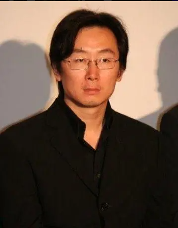 回顾胡蝶不顾一切嫁给大12岁名导婚后生下一儿一女幸福美满