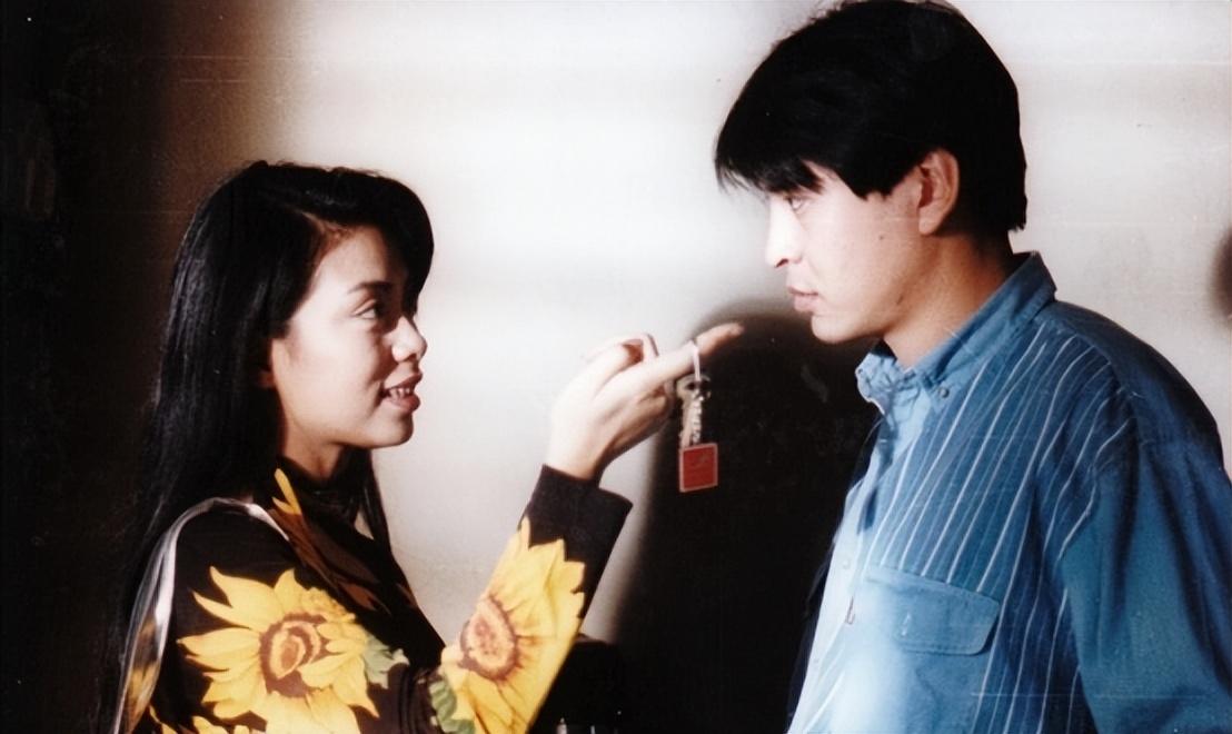 回顾王亚楠车祸后走上演艺路凭江啸一角走红49岁妻子成谜