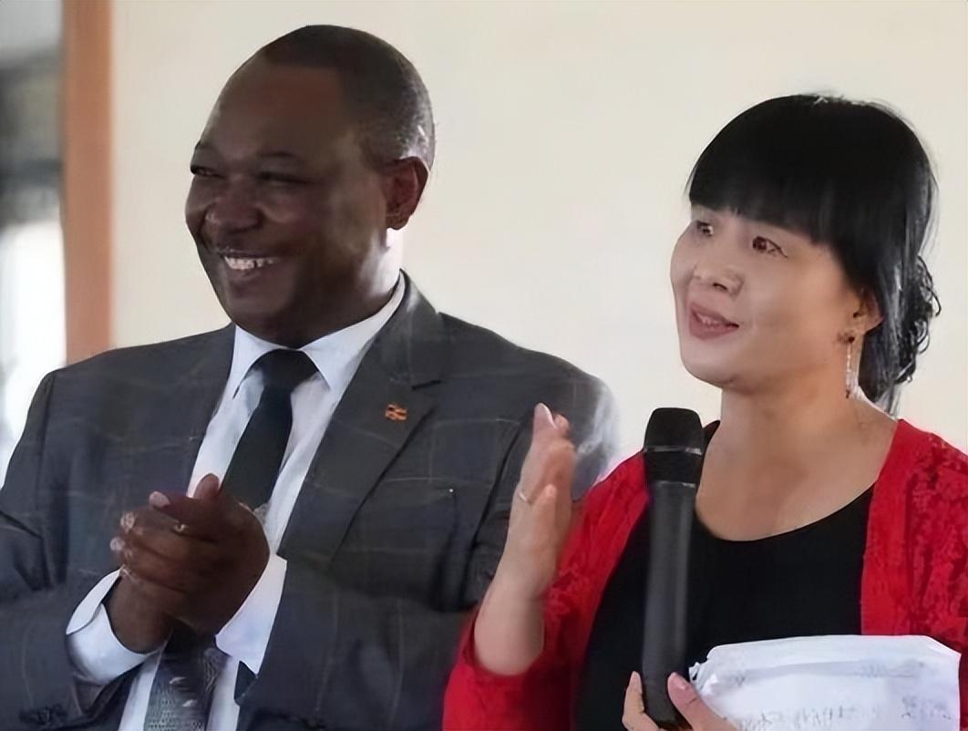 回顾清华才女王丽红远嫁非洲生五子父亲气得一夜白头