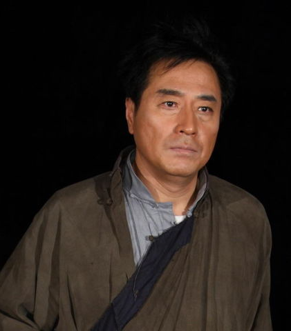 回顾一级演员杨立新娶平凡妻子恩爱39年唯独儿子让他有烦恼