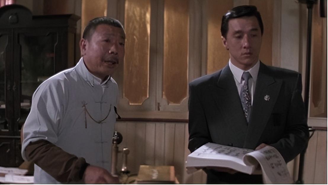 在电影圈里,午马像一位慈父,总是无私地指点后辈,帮助他人.