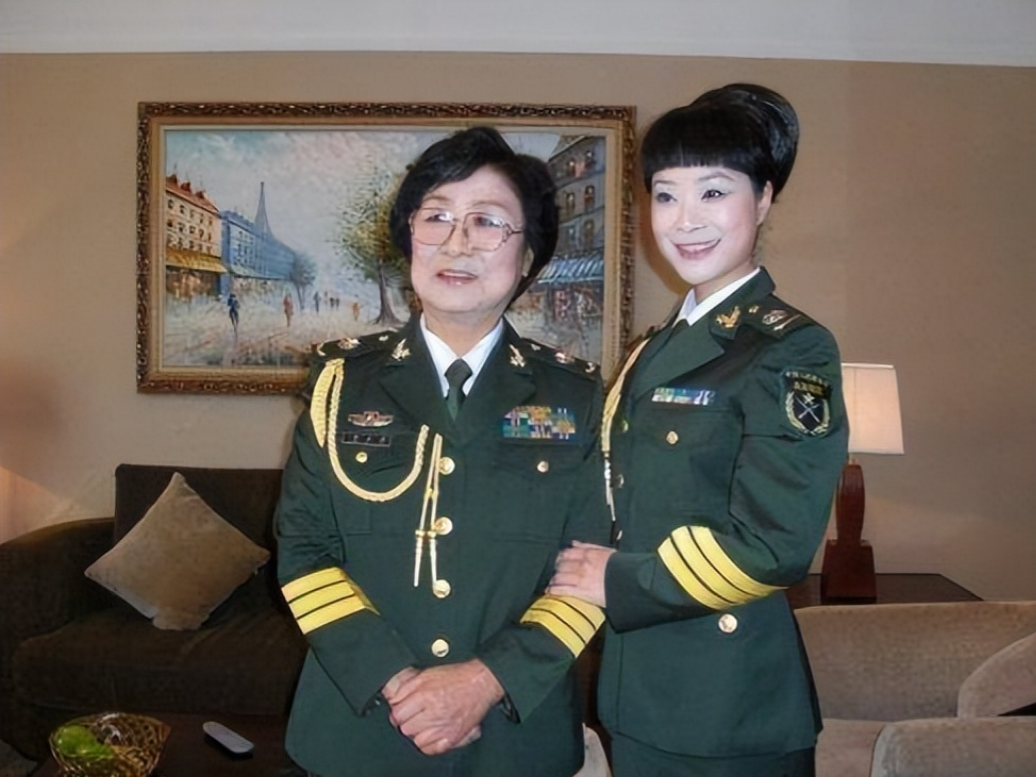 回顾马玉涛辉煌背后有泪水从童养媳到歌唱家感谢的人是母亲