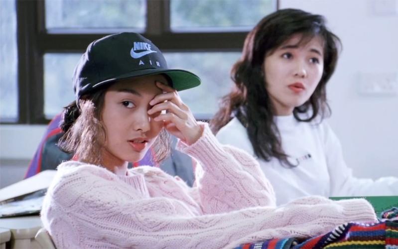 回顾52岁朱茵现状曝光住深山残屋开97年破车昔日女神怎么了