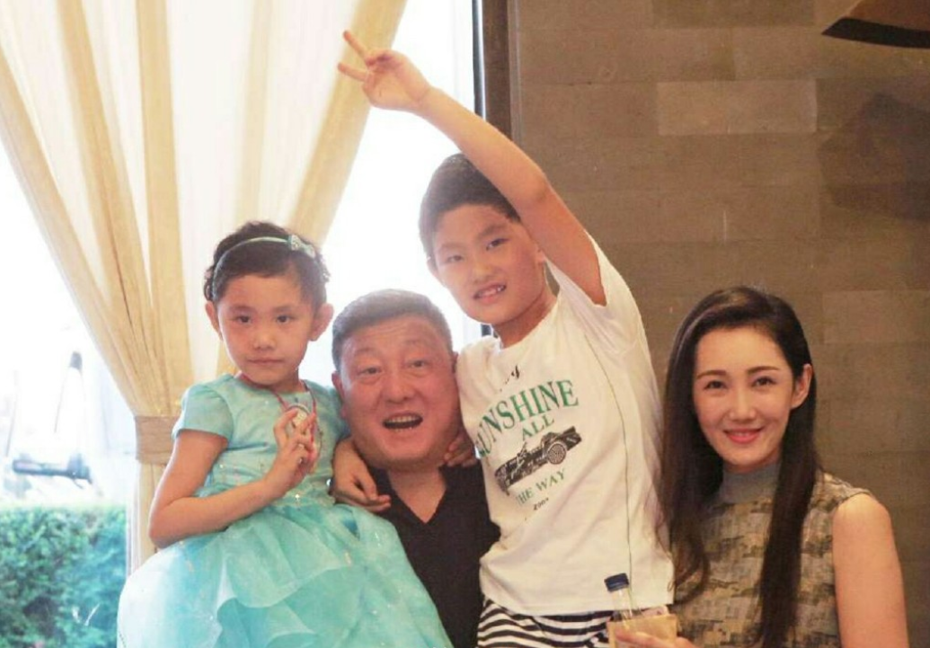 回顾韩磊苦追王燕两年39岁终于得偿所愿结婚16年宠妻如宝