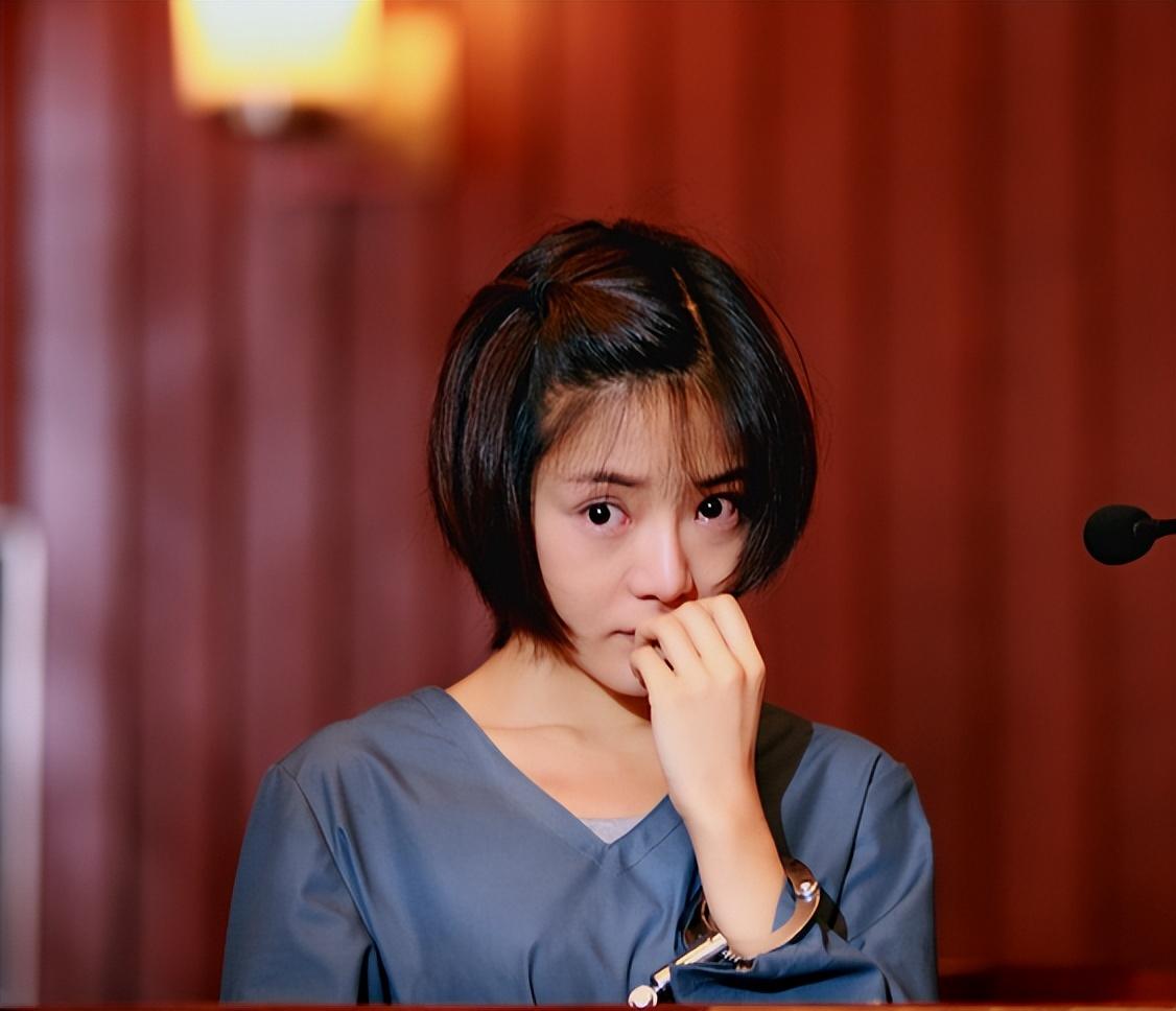 回顾演员邓家佳10年婚姻和平分手离婚4年事业爱情双丰收