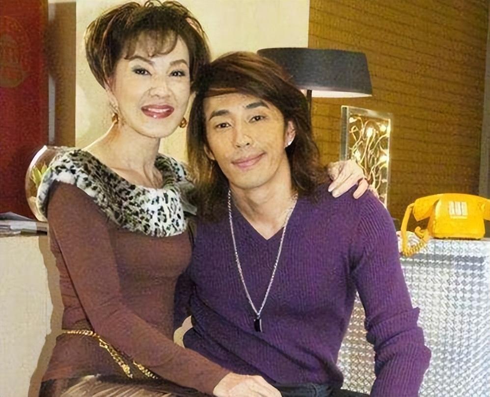 回顾她惨遭双性恋歌手骗婚二婚嫁小丈夫66岁丧子如今怎样了