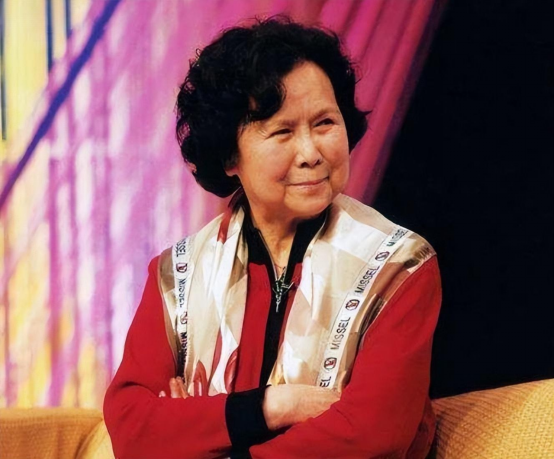 白龙马晚年过得凄惨,杨洁导演2次探望落泪,为何不出手救它?