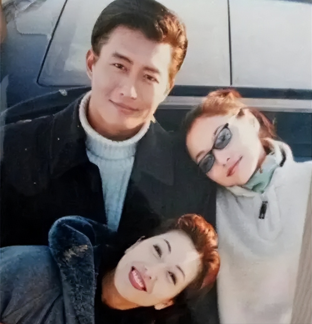 风情女人江珊的情感传奇与靳东纠缠不清现与新夫幸福共享