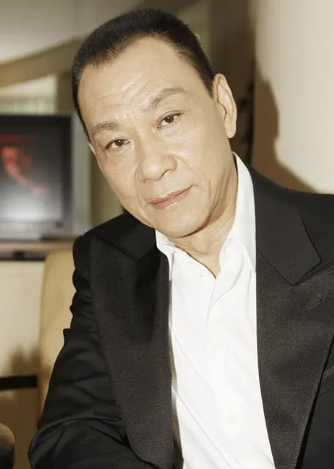 回顾一级演员王学圻:与结婚40年的妻子对簿公堂,离婚后今怎样了