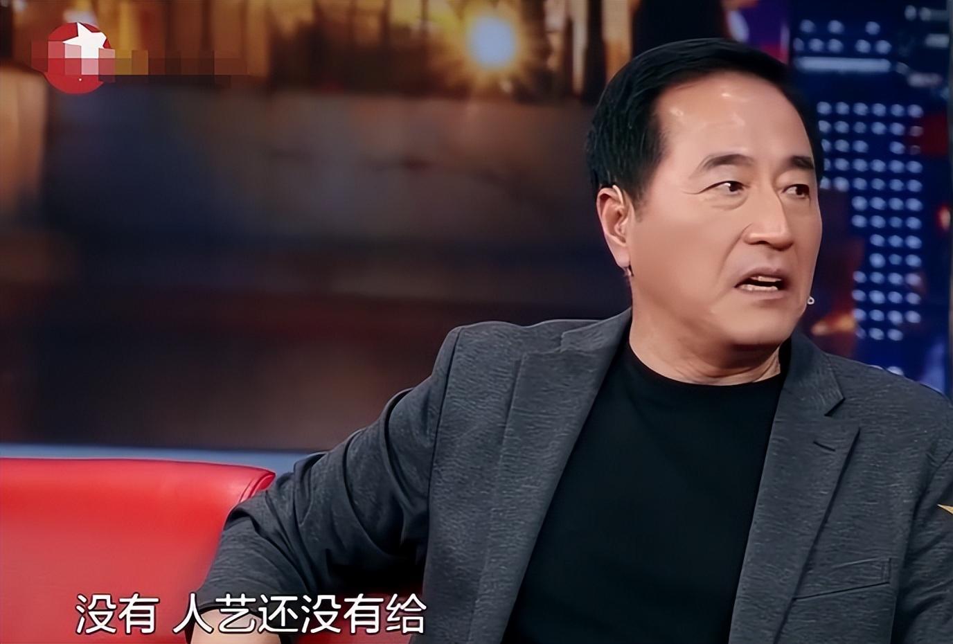 回顾一级演员杨立新娶平凡妻子恩爱39年唯独儿子让他有烦恼