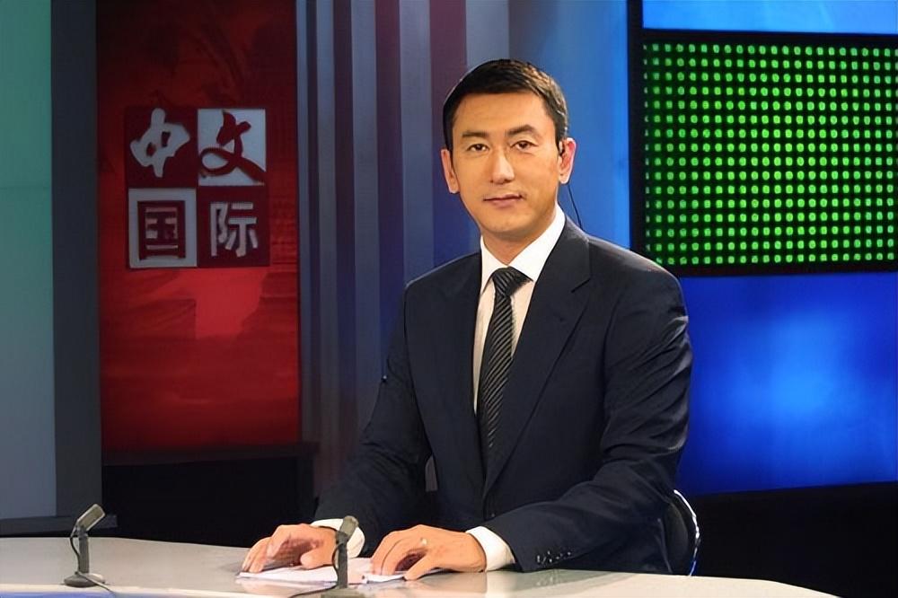 回顾央视郑天亮26岁嫁大6岁鲁健婚后分居15年现婚姻状况如何