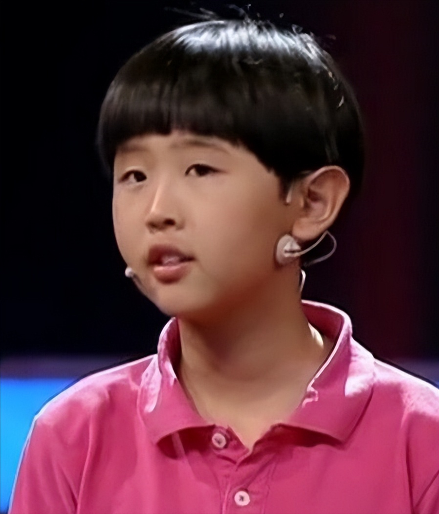 回顾主持人方琼嫁大8岁领导为闪婚大丈夫生儿子活成人生赢家