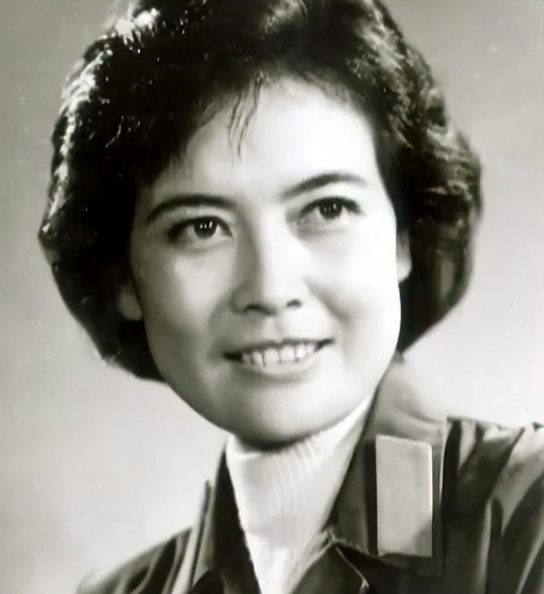 回顾杨雅琴苦菜花中娟子53岁去世葬礼上两任丈夫都不来