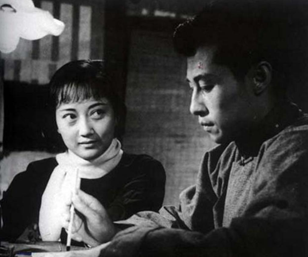 回顾杨雅琴苦菜花中娟子53岁去世葬礼上两任丈夫都不来