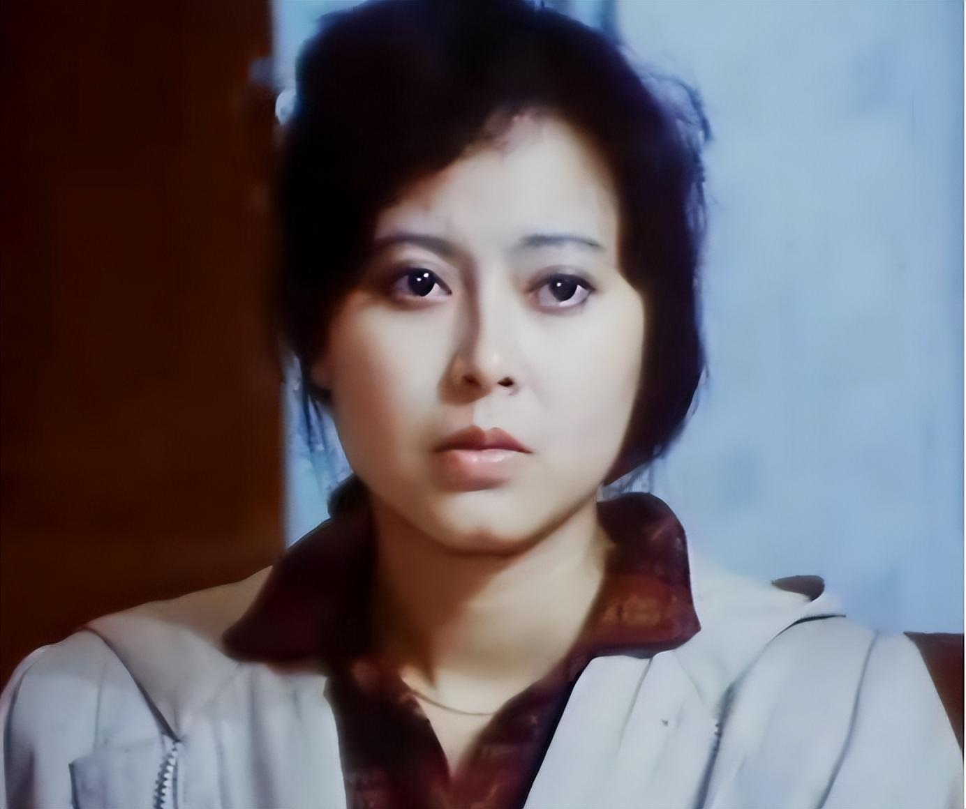 回顾一级演员唐国强妻子去世后转身娶小12岁女演员如今怎样了