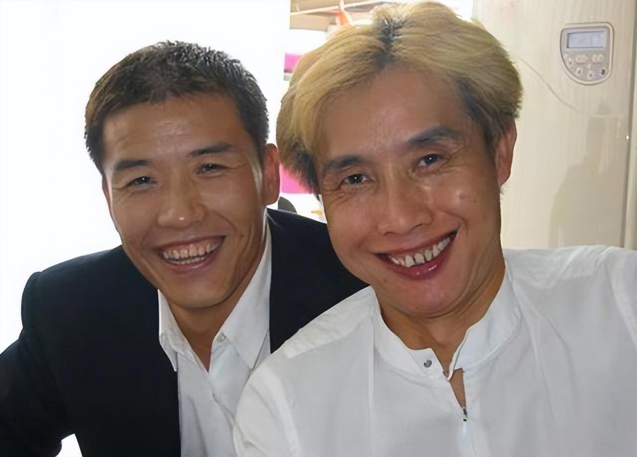 回顾被赵本山抛弃的徒弟关小平如今开酒厂住500万豪宅